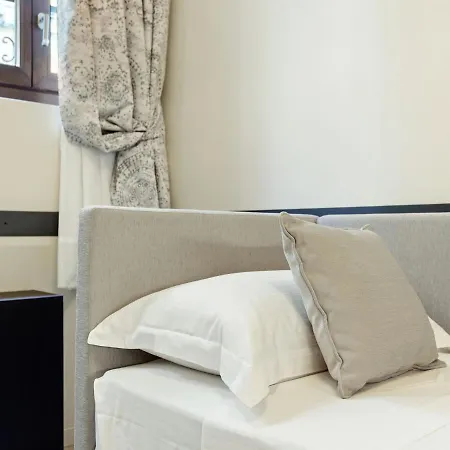 Brand New Boutique In The Heart Of Apartment *