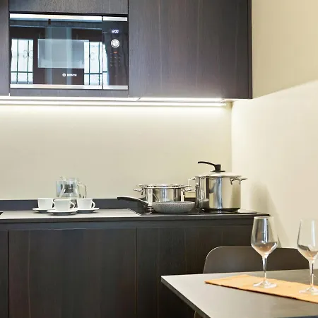 Brand New Boutique In The Heart Of Apartment *