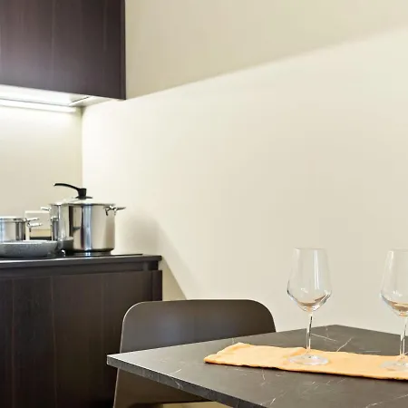 Brand New Boutique In The Heart Of Apartment *