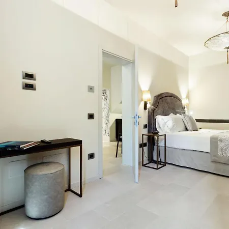 Brand New Boutique In The Heart Of Venice